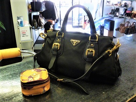 プラダトリーバーチ買取神戸