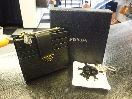 プラダ買取神戸