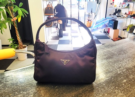 プラダ買取東灘